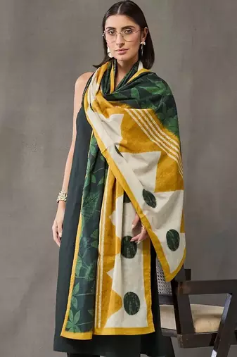 tailored women ethnic motifs regular cotton kurta with trousers & with dupatta