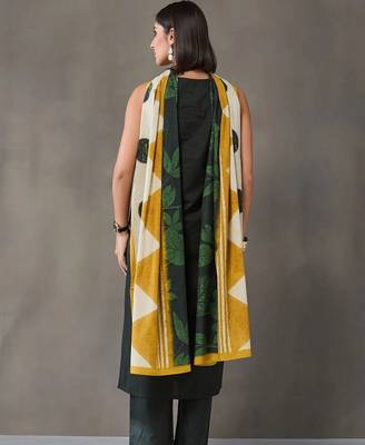 tailored women ethnic motifs regular cotton kurta with trousers & with dupatta 3