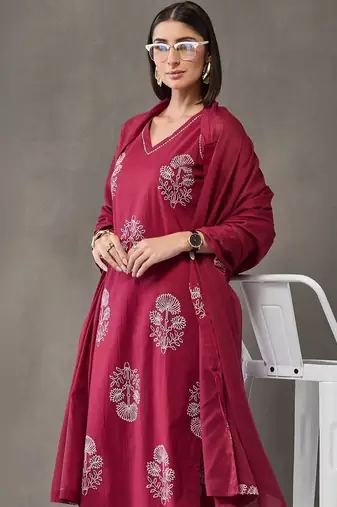 everyday workwear women ethnic motifs embroidered regular thread work cotton kurta with trousers & with dupatta