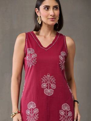 everyday workwear women ethnic motifs embroidered regular thread work cotton kurta with trousers & with dupatta 6
