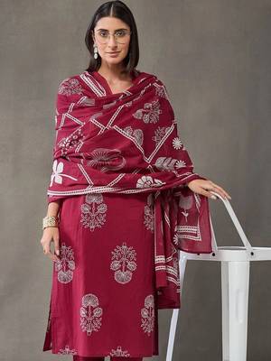 formal women ethnic motifs printed regular cotton kurta with trousers & with dupatta 2