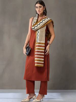 structured women regular cotton kurta with trousers & with dupatta 1