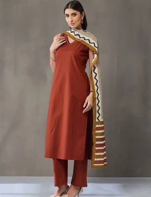 structured women regular cotton kurta with trousers & with dupatta 5