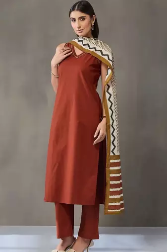 structured women regular cotton kurta with trousers & with dupatta