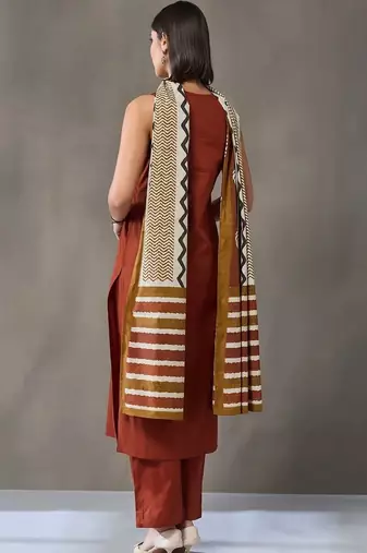 structured women regular cotton kurta with trousers & with dupatta