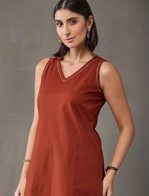 structured women regular cotton kurta with trousers & with dupatta 7