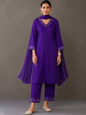 smart women ethnic motifs embroidered regular thread work kurta with trousers & with dupatta 1