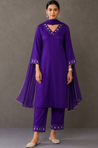 smart women ethnic motifs embroidered regular thread work kurta with trousers & with dupatta