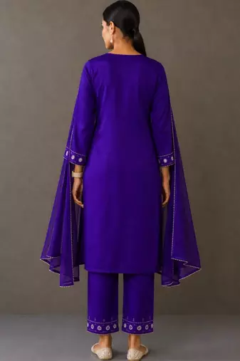 smart women ethnic motifs embroidered regular thread work kurta with trousers & with dupatta