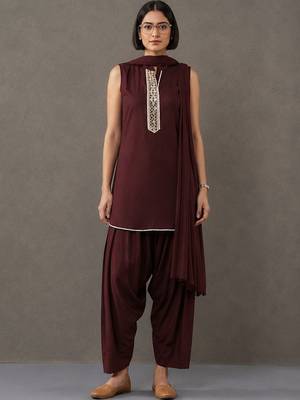 tailored women ethnic motifs embroidered regular thread work kurta with patiala & with dupatta 1