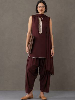 tailored women ethnic motifs embroidered regular thread work kurta with patiala & with dupatta 2