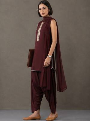 tailored women ethnic motifs embroidered regular thread work kurta with patiala & with dupatta 5