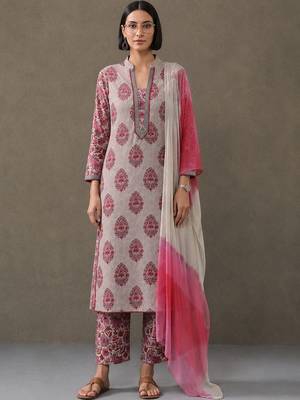 formal women floral printed regular cotton kurta with trousers & with dupatta 1
