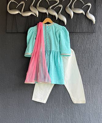Blue and pink embroidered cotton silk kurta set 4