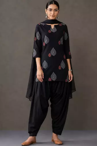tailored women ethnic motifs printed regular cotton kurta with patiala & with dupatta