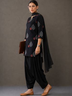 tailored women ethnic motifs printed regular cotton kurta with patiala & with dupatta 4