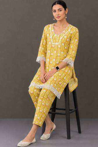 structured women floral printed regular cotton kurta with trousers