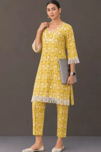 structured women floral printed regular cotton kurta with trousers