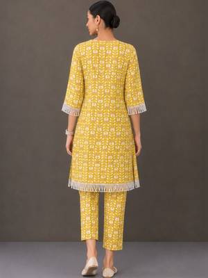 structured women floral printed regular cotton kurta with trousers 7