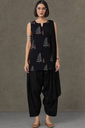 structured women ethnic motifs printed regular cotton kurta with patiala & with dupatta