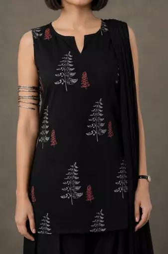structured women ethnic motifs printed regular cotton kurta with patiala & with dupatta