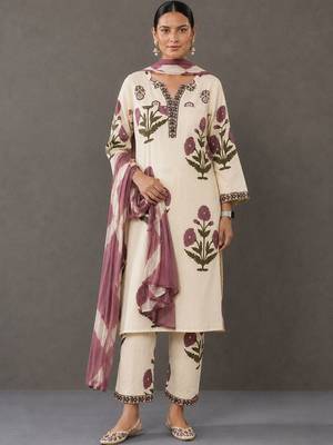 smart women floral printed regular thread work cotton kurta with trousers & with dupatta 2