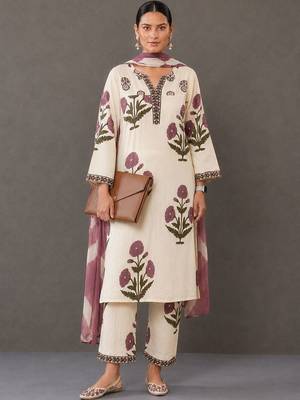smart women floral printed regular thread work cotton kurta with trousers & with dupatta 3