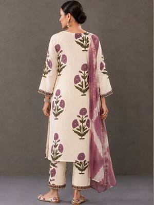 smart women floral printed regular thread work cotton kurta with trousers & with dupatta 5
