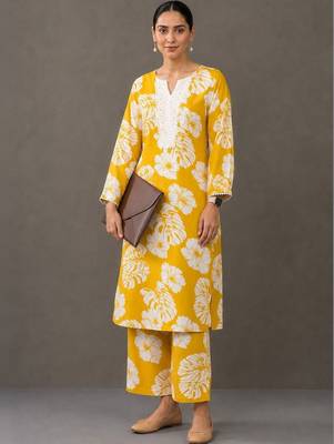 formal women printed kurta with palazzos 3