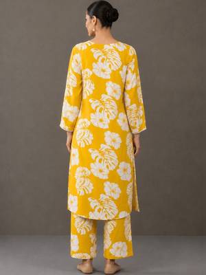 formal women printed kurta with palazzos 5