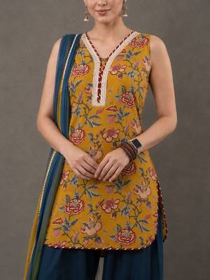 structured women floral printed regular cotton kurta with palazzos & with dupatta 6