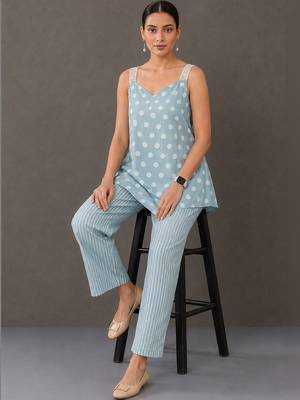 formal women printed kurta with trousers 5