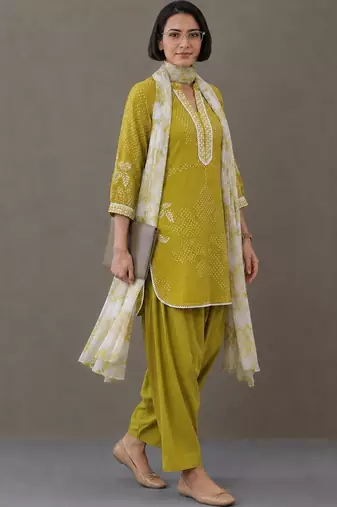structured women ethnic motifs printed regular thread work cotton kurta with patiala & with dupatta