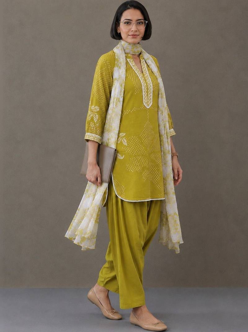 structured women ethnic motifs printed regular thread work cotton kurta with patiala & with dupatta