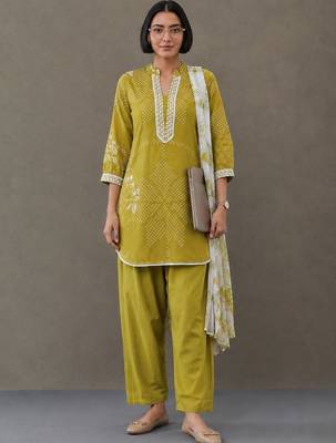 structured women ethnic motifs printed regular thread work cotton kurta with patiala & with dupatta 3