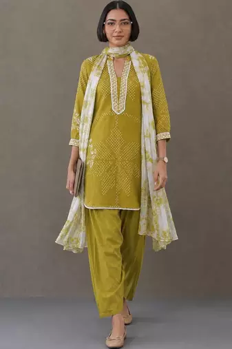 structured women ethnic motifs printed regular thread work cotton kurta with patiala & with dupatta
