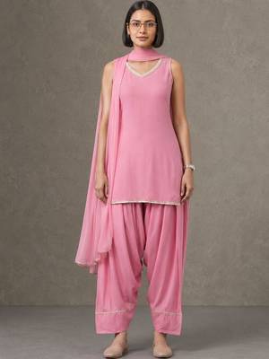 everyday workwear women regular kurta with patiala & with dupatta 1