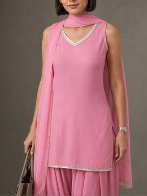 everyday workwear women regular kurta with patiala & with dupatta 3