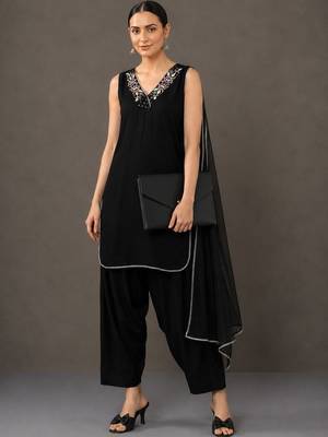 tailored women regular thread work kurta with patiala & with dupatta 6