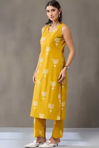 formal women floral printed regular cotton kurta with trousers