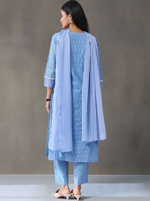structured women ethnic motifs regular cotton kurta with trousers & with dupatta 2