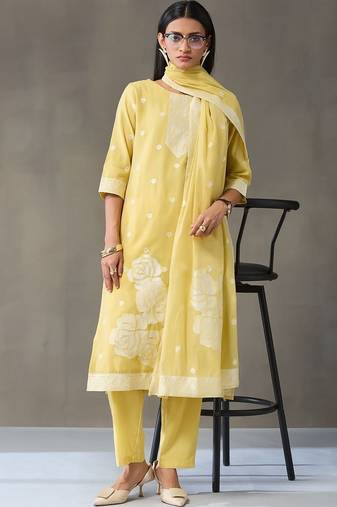 structured women ethnic motifs embroidered regular thread work kurta with trousers & with dupatta