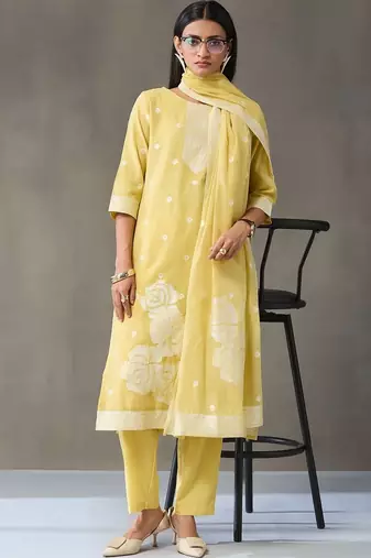 structured women ethnic motifs embroidered regular thread work kurta with trousers & with dupatta