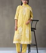 structured women ethnic motifs embroidered regular thread work kurta with trousers & with dupatta