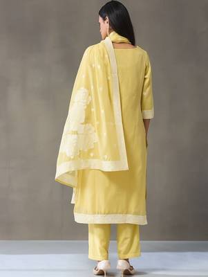 structured women ethnic motifs embroidered regular thread work kurta with trousers & with dupatta 2