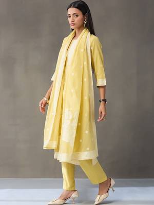 structured women ethnic motifs embroidered regular thread work kurta with trousers & with dupatta 6