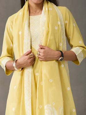 structured women ethnic motifs embroidered regular thread work kurta with trousers & with dupatta 7