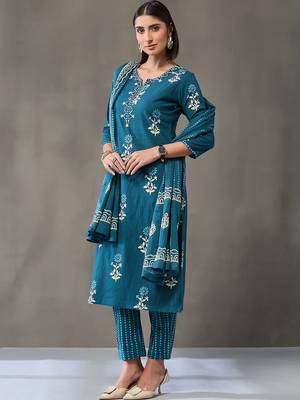 formal women floral printed regular cotton kurta with trousers & with dupatta 3