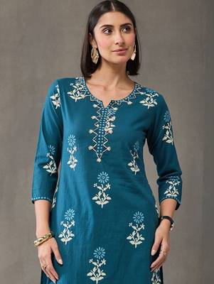 formal women floral printed regular cotton kurta with trousers & with dupatta 7