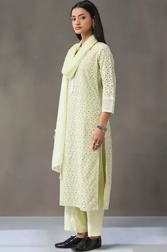 structured women ethnic motifs regular cotton kurta with trousers & with dupatta
